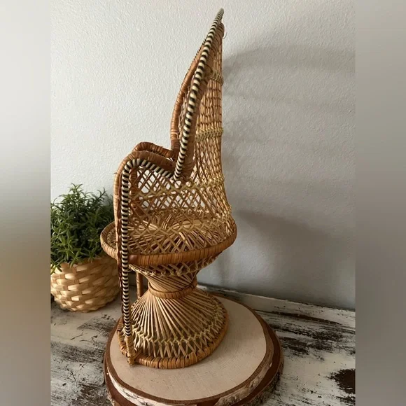 Vintage Wicker Peacock Fan Back Rattan Chair 16” Plant Stand or Doll Boho EVC - Picture 2 of 10